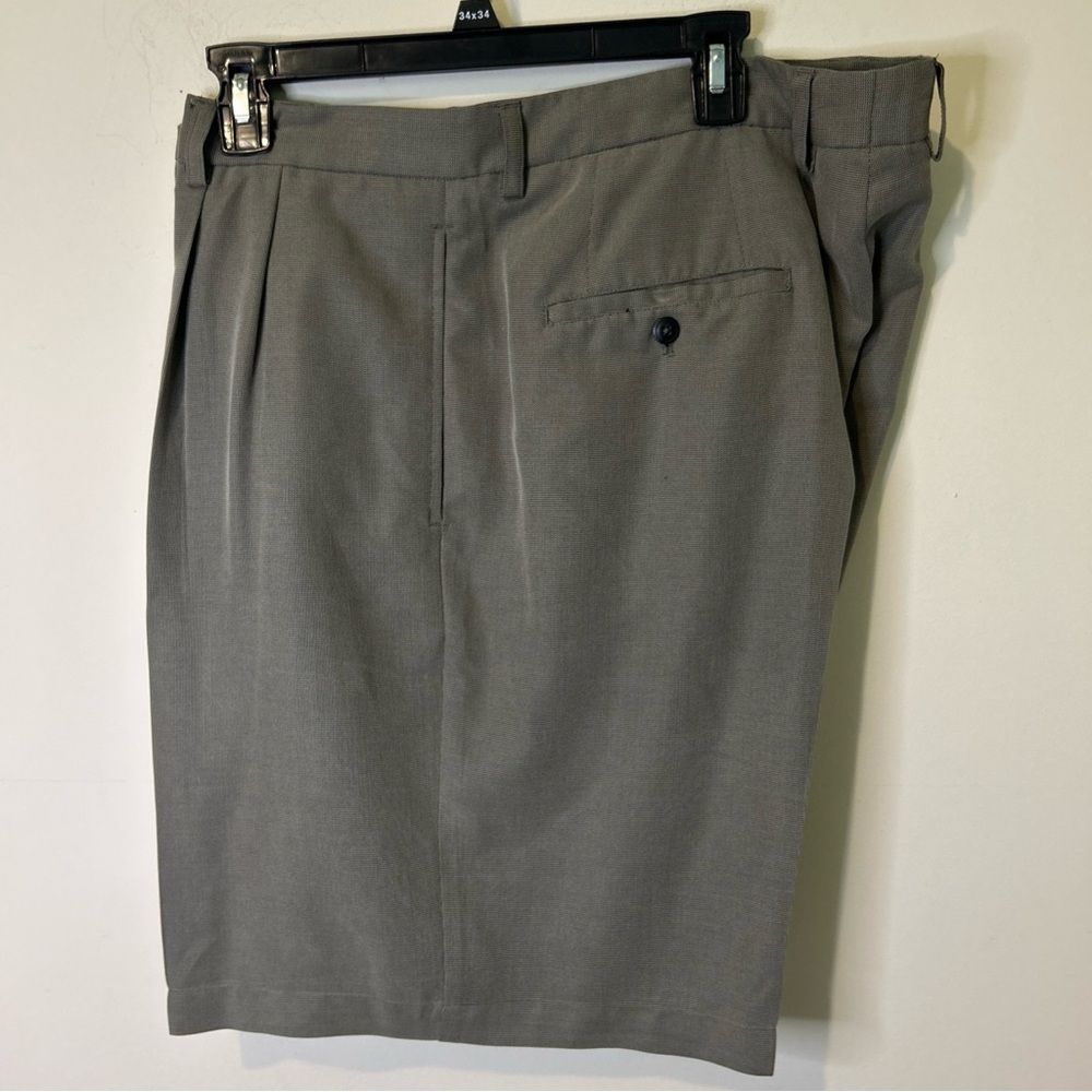 Bolle Shorts Men’s 40 Gray Performance Relaxed Golf 9” Pleated Casual Athleisure